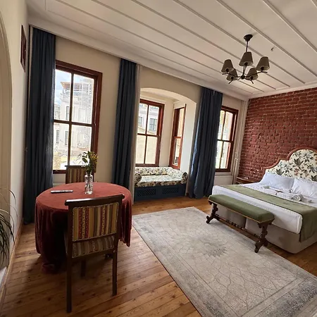 Levant Company De Luxe Estalagem