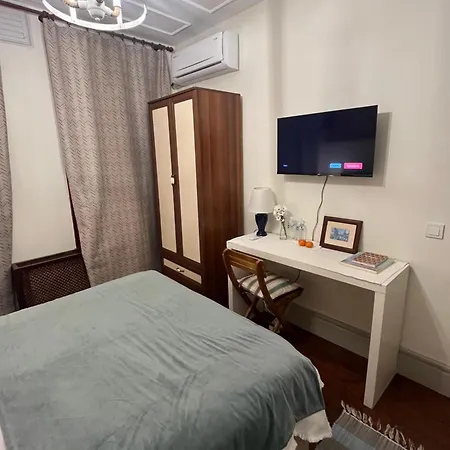 Levant De Luxe Inn *