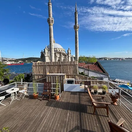 Levant De Luxe Estalagem *