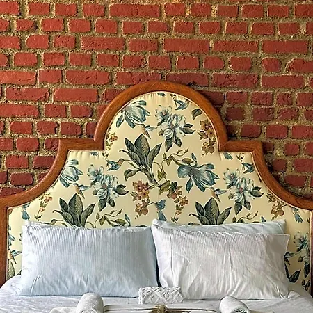 Levant Company De Luxe Gasthof
