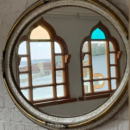 Levant Company De Luxe Gasthof *